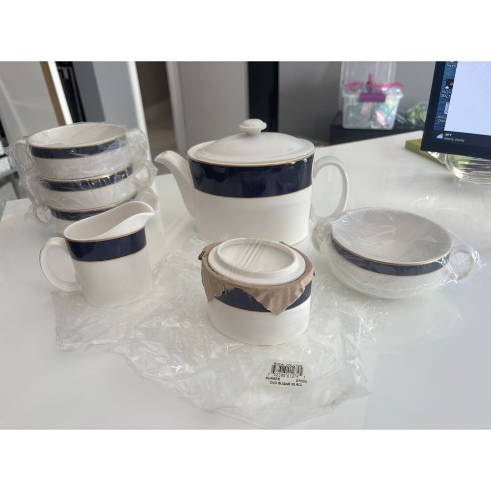 Royal Doulton Hospitality Stratford Bone China – Navy Blue & Gold